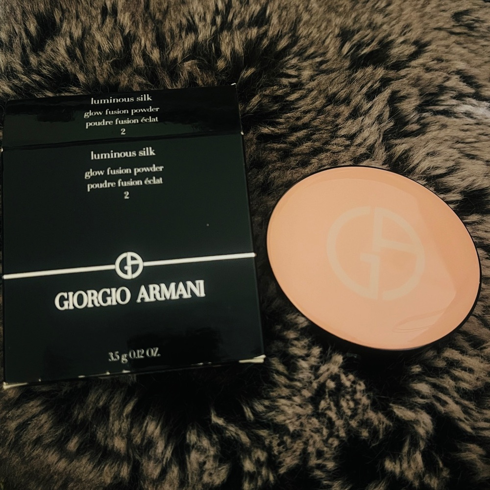 Giorgio Armani Luminous Silk Glow Fusion Powder Shade 2 Full Size 3.5g